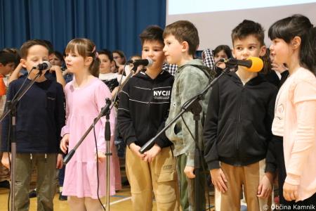 Otroci Osnovne šole Marije Vere Mi smo svet, mi smo otroci (69)